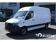Mercedes-Benz Sprinter - 317 CDI L2H2 Pro LED, Geveerde stoel, Trekhaak, Navigatie me