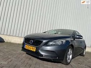 Volvo V40 - 1.6 D2 Momentum - Schade