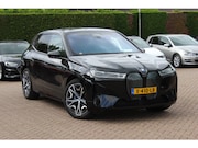 BMW iX - M60 High Executive 112 kWh 27.972 km! / SoH 96, 8% / Trekhaa
