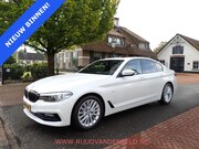 BMW 5-serie - 530d X-DRIVE SCHUIFDAK / CRUISE / CARPLAY / SPORTLEER / NAVI