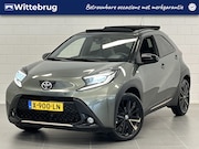 Toyota Aygo X - 1.0 VVT-i MT Premium OPEN DAK | TWO TONE | NAVIGATIE | ZEER