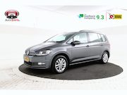 Volkswagen Touran - 1.6 TDI SCR Connected Series 7p 7 persoons, Stoelverwarming