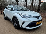Toyota C-HR - 1.8 Hybrid Dynamic . Camera. 18 inch . Apple carplay