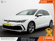 Volkswagen Golf - 1.5 eTSI DSG R-Line Panorama dak Navigatie Apple Carplay/And