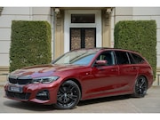 BMW 3-serie - Touring 320i High Executive TREKHAAK | PANO | KUIPSTOELEN |