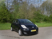 Toyota Yaris - 1.3 VVTi Aspiration . AUTOMAAT . 5 Drs . Flippers . Airco .