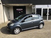 Toyota Aygo - 1.0-12V Cool / 5 DEURS / ZUINIG / KM+NAP / METALLIC / APK JU