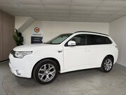 Mitsubishi Outlander - 2.0 PHEV instyle Airco, Automaat, Trekhaak, Navigatie, LMV