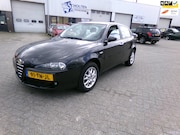 Alfa Romeo 147 - 2.0 T.Spark Distinctive