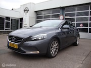 Volvo V40 - 1.6 T3 Momentum zeer nette en volledig onderhouden auto met
