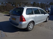 Peugeot 307 - 1.6 16V Pack 7 pers. apk tot 18-05-2027 auto heeft een schoo