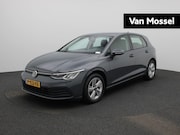 Volkswagen Golf - 1.5 TSI Life 131 PK | Stoelverwarming | Stuurwielverwarming