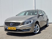 Volvo V60 - 2.4 D6 AWD Plug-In Hybrid Summum 1e eig. bj 2014 Distributie