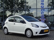 Toyota Aygo - 1.0 VVT-i Comfort Airco Zwart dak Zuinig! Elektrische ramen
