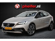 Volvo V40 Cross Country - 2.0 D2 Nordic+ Trekhaak/ Stoelverwarming/ Standkachel/ Full 