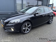 Volvo V40 Cross Country - 1.6 T4 Momentum Aut. Navi ECC Cruise 18" Parkeer-hulp