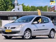 Renault Clio - 1.6-16V Privilège // AUTOMAAT / AIRCO