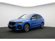 BMW X1 - sDrive 20i M Sport Pano l Memory l Trekhaak l Carplay