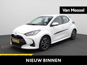 Toyota Yaris - 1.5 VVT-i Dynamic | Navigatie | Camera | Airconditioning