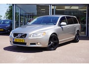 Volvo V70 - 2.0 T5 Momentum Automaat | Airco | Navigatie | Vol opties | 
