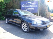 Volvo V70 - 2.4 Comfort Line NIEUWEAPK. Schuifdak, trekhaak, leer, enz.
