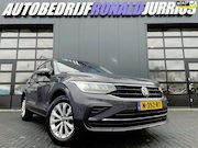 Volkswagen Tiguan - 1.5 TSI Life NL.Auto/Trekhaak/Facelift/150Pk/Carplay/Adaptiv