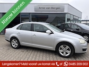 Volkswagen Jetta - 1.6 FSI Comfortline, climatronic, cruisecontrol, isofix, net