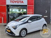 Toyota Aygo X - X-PLAY AIRCO CAMERA APPLE/ANDROID AUDIO-STUURWIELBED. BLUETO
