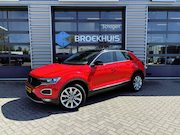 Volkswagen T-Roc - 1.5 TSI 150 pk Sport | Trekhaak | Climatronic | Navigatie | 
