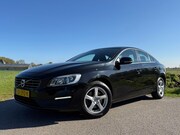 Volvo S60 - 2.0 D2 Nordic+ Clima Navigatie Stoelverwarming Dealer Onderh