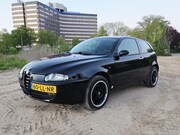 Alfa Romeo 147 - 2.0 T.Spark Distinctive | Nieuwe distributie | Recent veel o
