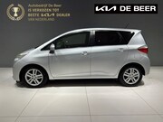 Toyota Verso S - 1.3 VVT-i 99pk CVT Dynamic Pano Trekhaak Clima Camera