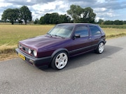 Volkswagen Golf - R32