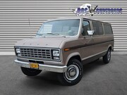 Ford E-250 - XL CLUBWAGON