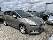 Peugeot 5008 - 1.6 e-HDi | AUTOMAAT|PANO|MOTOR LOOPT NIET