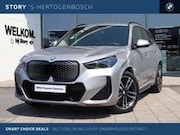 BMW iX1 - eDrive20 M Sport / Trekhaak / Panoramadak / Sports