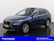 BMW X1 - xDrive25e | Panoramadak | Sport stoelen | Camera | 18" | Zon