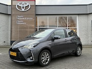 Toyota Yaris - 1.5 HYBRID DESIGN CRUISE CAMERA CLIMA ELEK.RAMEN LM-VELGEN A