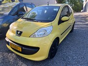 Peugeot 107 - 1.0-12V XR 1 JAAR APK WERKENDE AIRCO