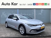 Volkswagen Golf - 1.0 TSI Life Climatronic Parkeersensoren Navigatie