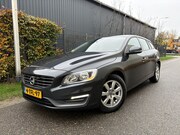 Volvo V60 - 1.6 D2 Kinetic / AUTOMAAT / NAVI / CRUISE