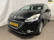 Peugeot 208 - 1.2 VTi Access - Schade