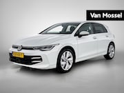 Volkswagen Golf - 1.5 TSI Life Edition 116 PK | Trekhaak | Elektrisch verstelb