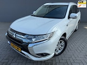 Mitsubishi Outlander - 2.4 PHEV Pure*1eEigenaar*Camera*StoelVerwarm*Velgen*Climat-A