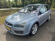 Ford Focus - 1.6-16V Futura AIRCO CRUISE CARPLAY