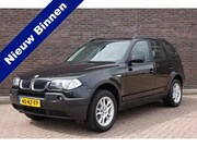 BMW X3 - 2.0i Introduction, navigatie, en originele auto! Youngtimer