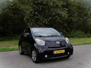 Toyota iQ - 1.0 VVTi Aspiration . 3 Deurs . AUTOMAAT . Airco . LMV . enz