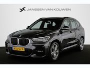 BMW X1 - xDrive25e M Sport Stoelverwarming LED Sportstoelen Navi