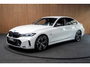 BMW 3-serie - 320e M-sport HUD Leer Navi Camera ACC Matrix LED Laser PDC V
