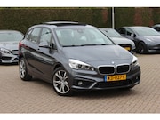 BMW 2-serie Active Tourer - 220i High Executive / Trekhaak / Panoramadak / Navigatie / 1